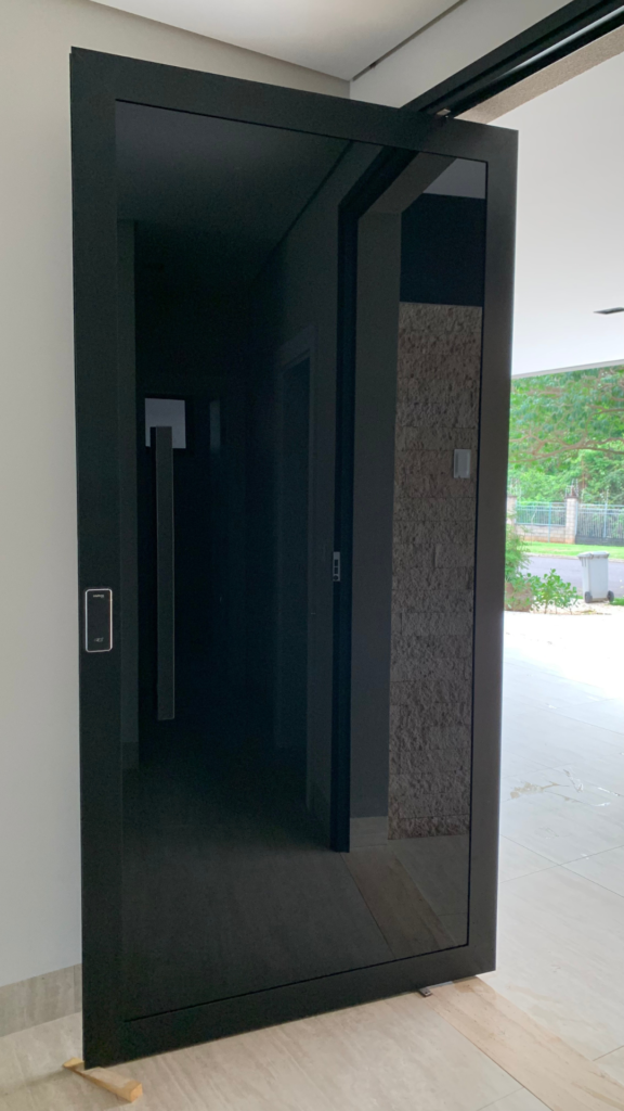 PORTA PIVOTANTE VIDRO SERIGRAFADO (0)